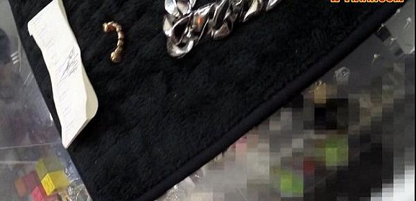  Girl fucks pawn man to pay for her chain she pawned 2 months ago